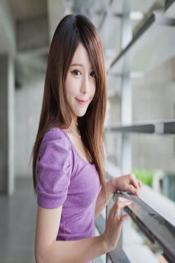 小资女孩向前冲
